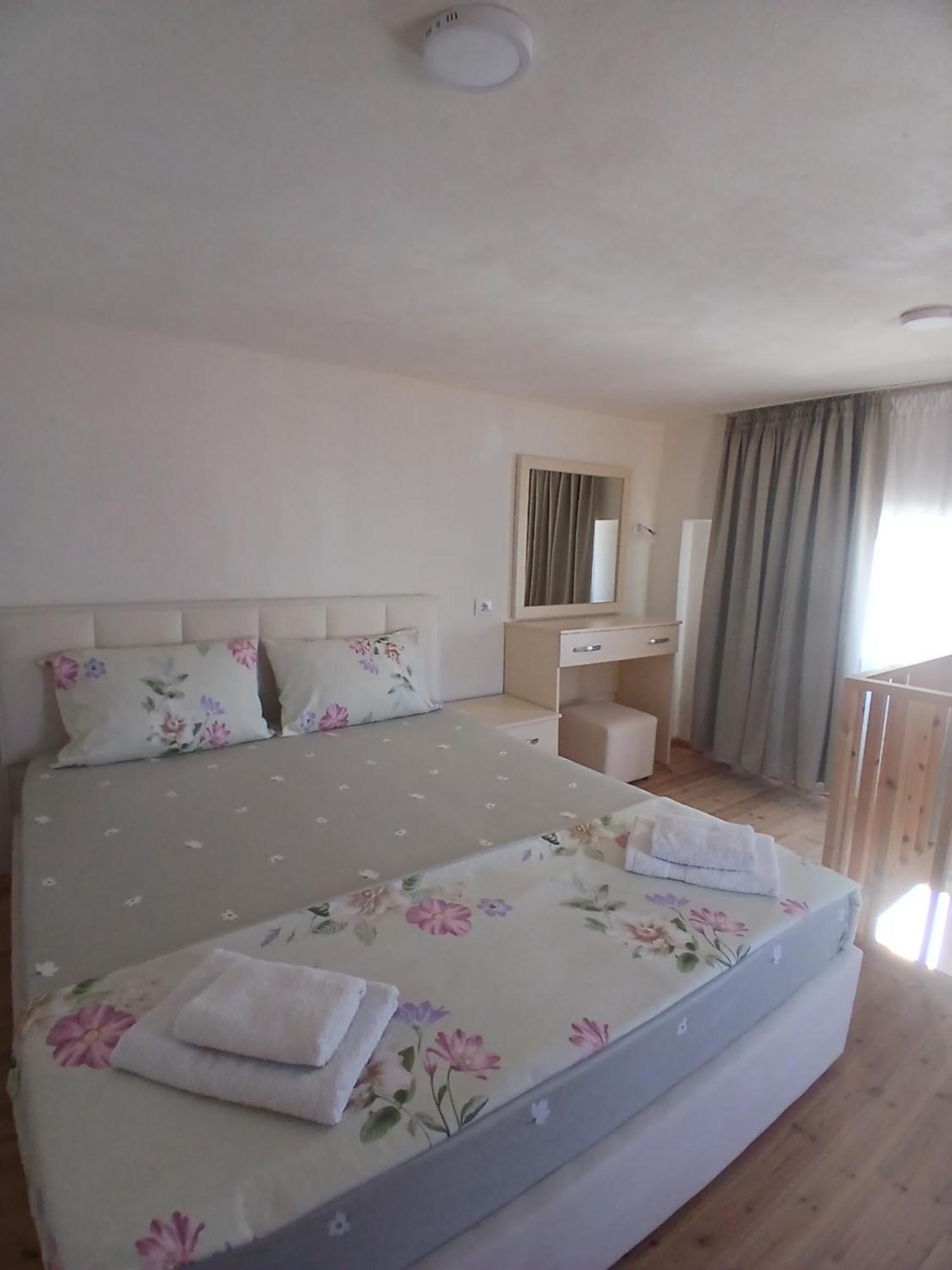 Vila Francesko Ksamil Esterno foto